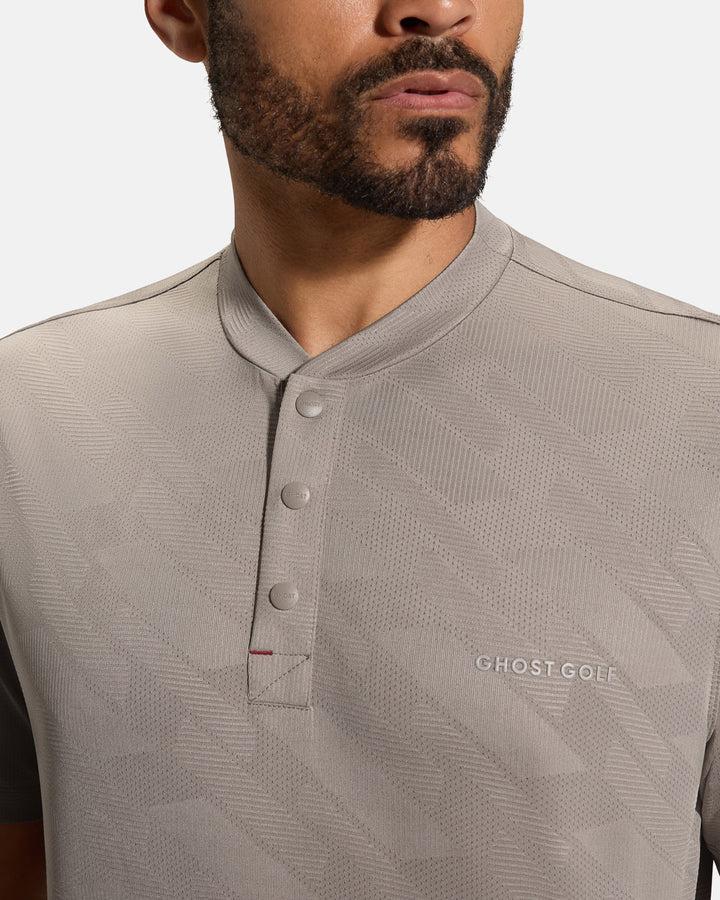 Pinnacle-Banded-Polo-Atmos-Grey-Closeup #color_atmos-grey